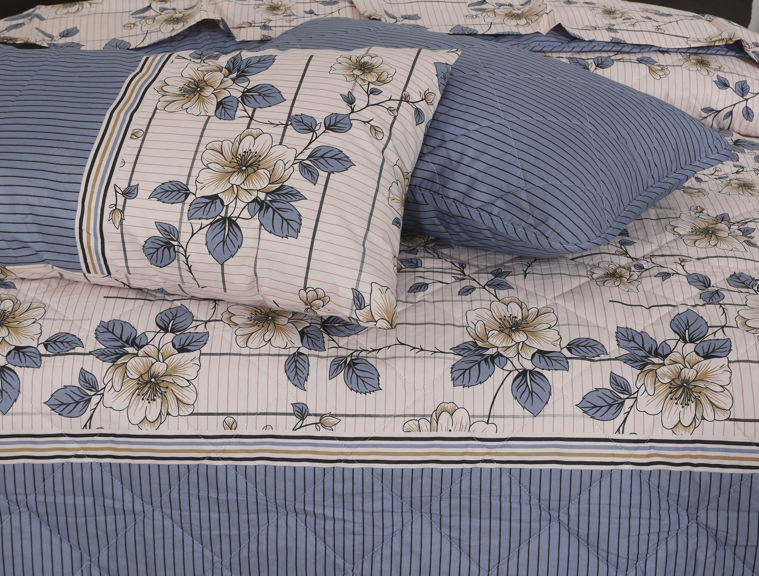Quilted Comforter Set 6 Pcs Design 1033