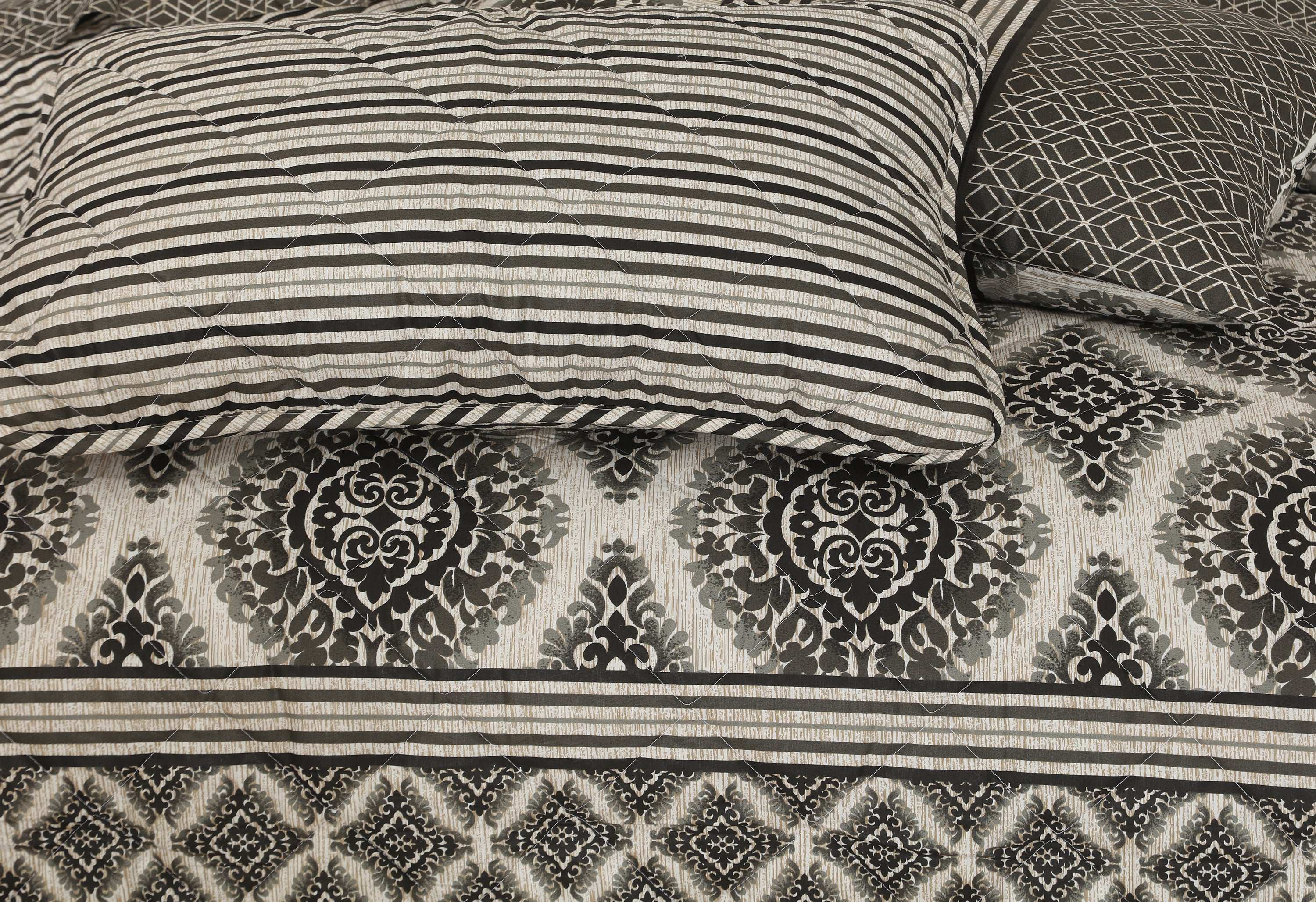 Quilted Comforter Set 6 Pcs Design 950