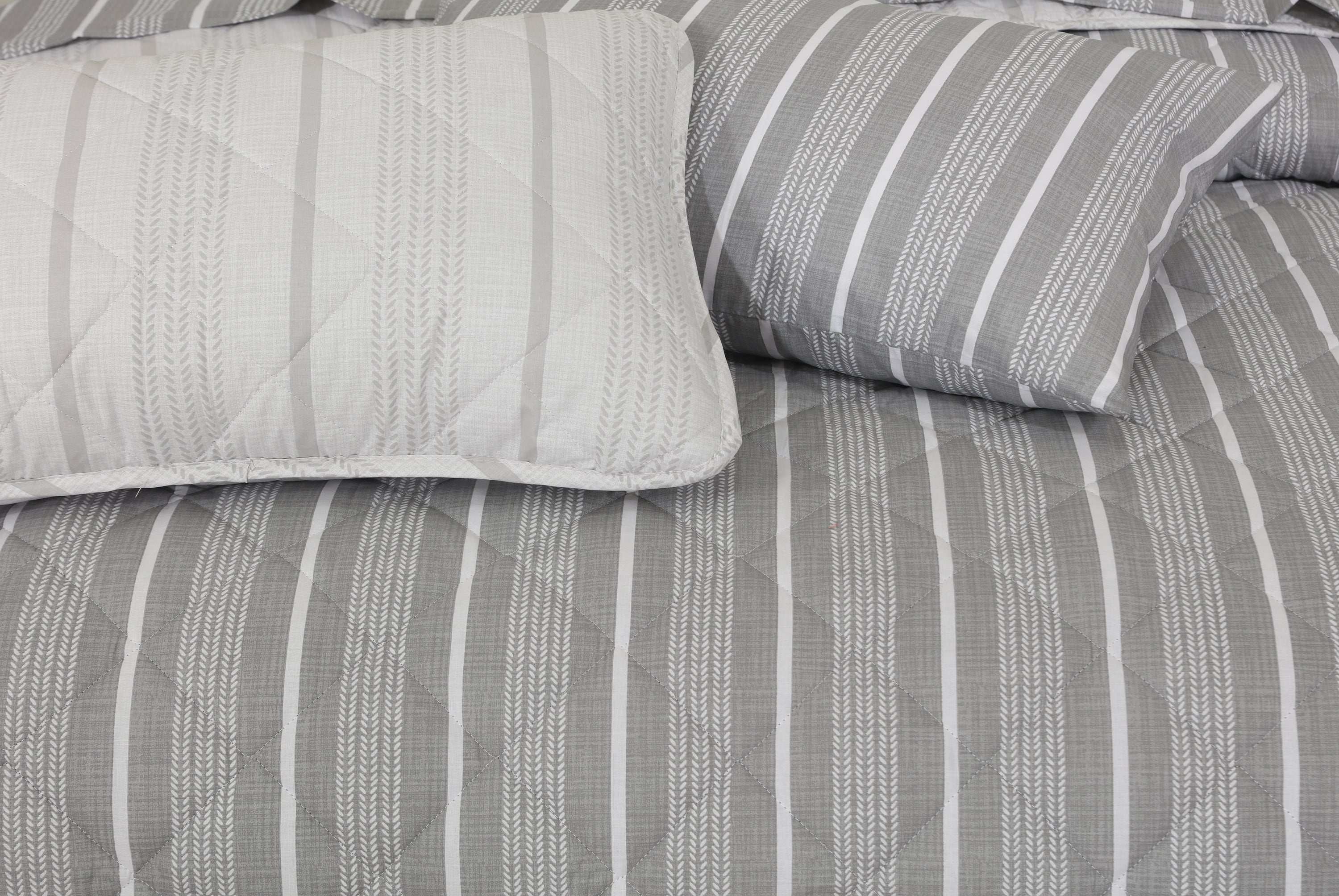 Quilted Comforter Set 6 Pcs Design 916