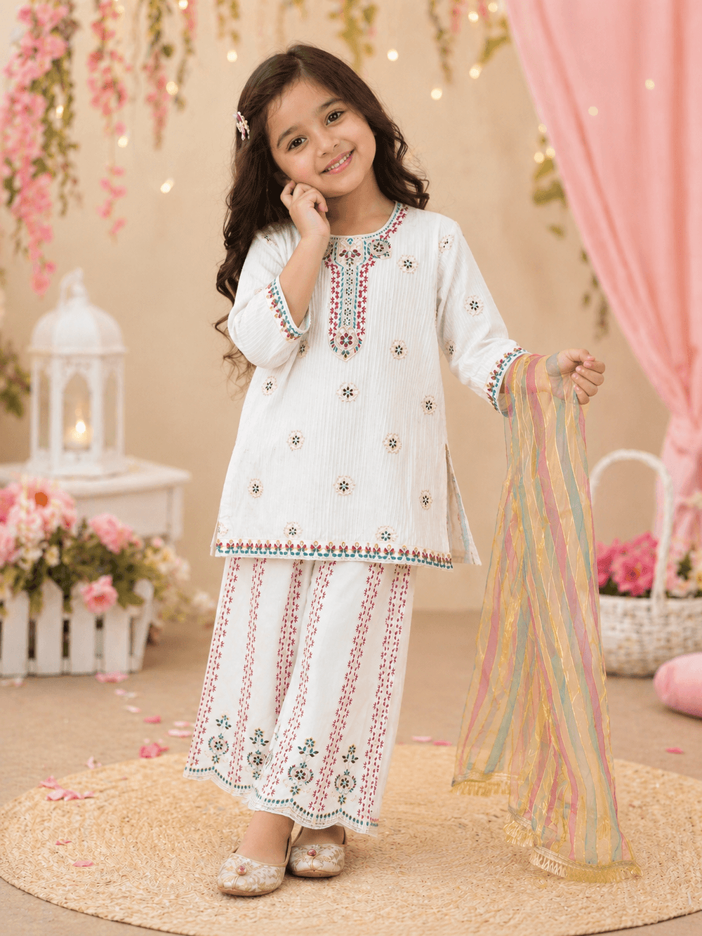 Fairy White Embroidered Suit