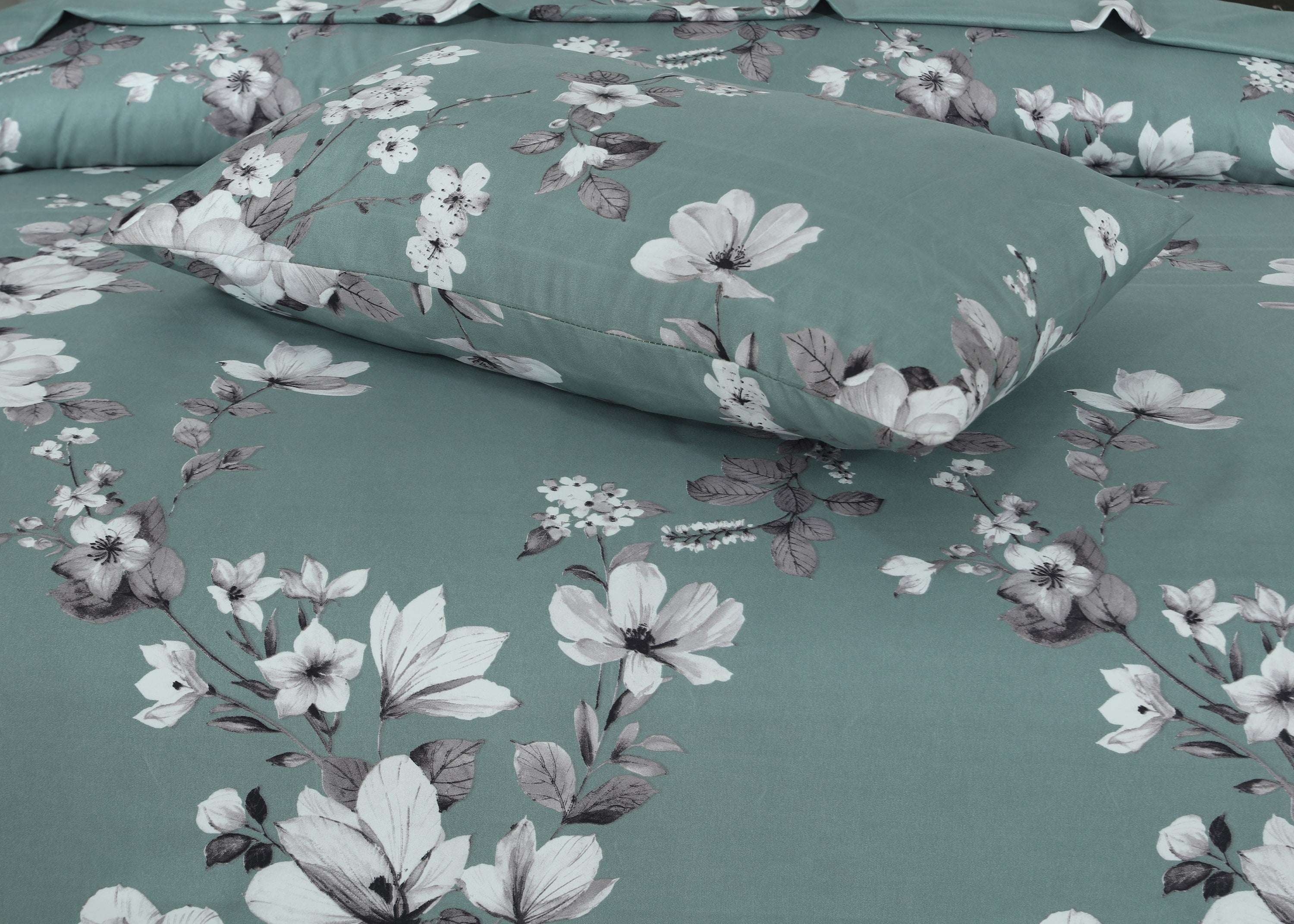 Floral Quilt Cover 6 Pcs Design 212 - Nishat Creative Store
